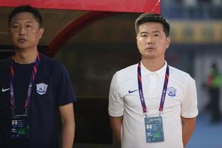 媒体人：中国香港一些归化球员搞中国队心态，裁判没怎么判罚